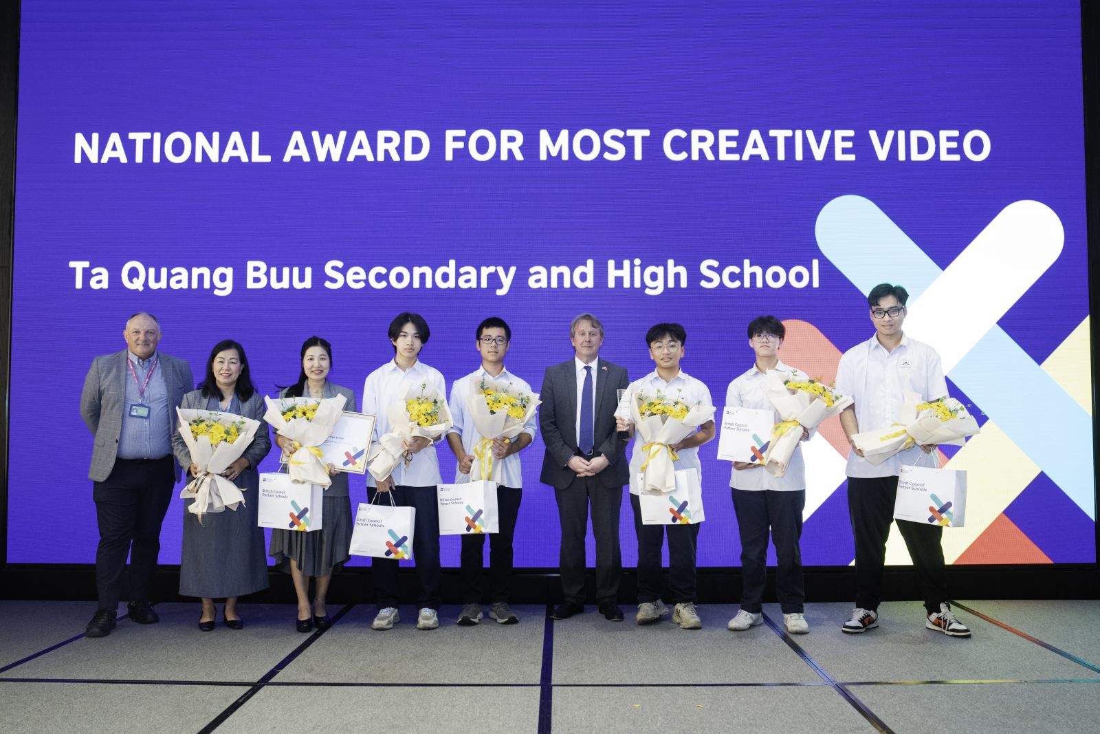 Học sinh Tạ Quang Bửu giành giải “The Most Creative Video” tại Your World 2024-2025 do British Council (Hội đồng Anhl) tổ chức