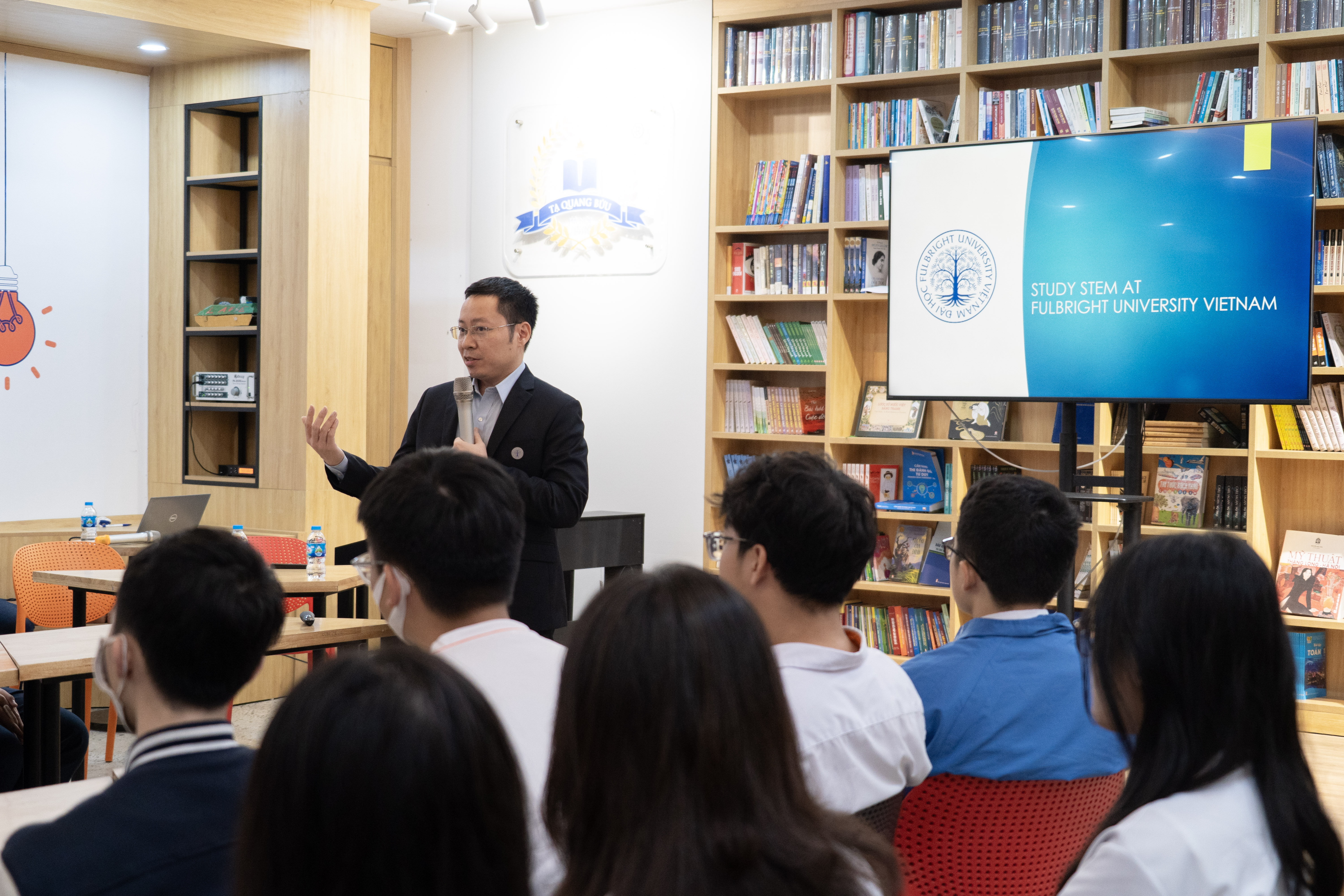 TS. Trần Đình Vĩnh Linh chia sẻ về vai trò và định hướng nghề nghiệp trong bối cảnh Trí tuệ nhân tạo phát triển mạnh mẽ.