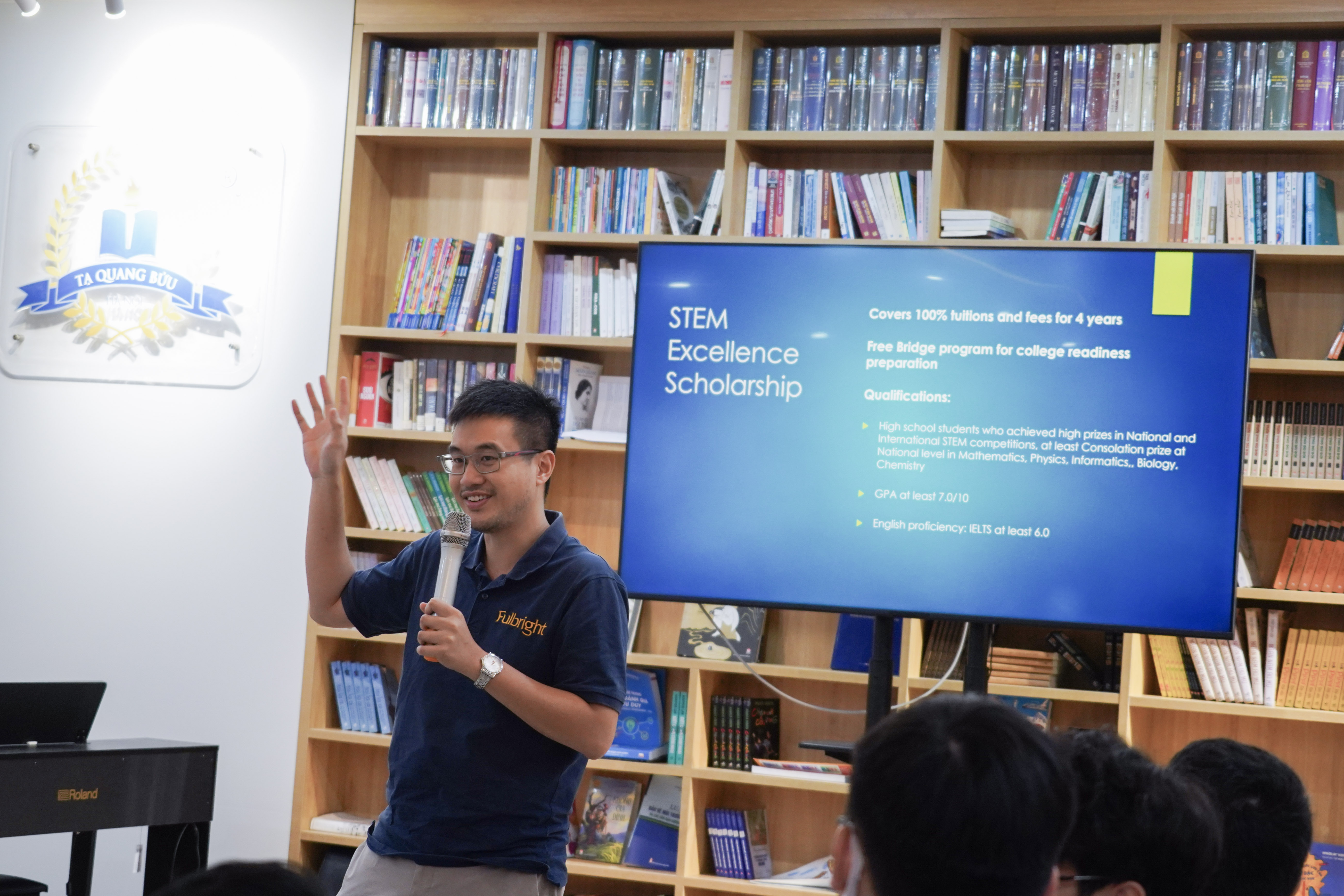TS. Vũ Minh Hoàng nói về cách học sinh động của các môn Xã hội tại Fulbright.
