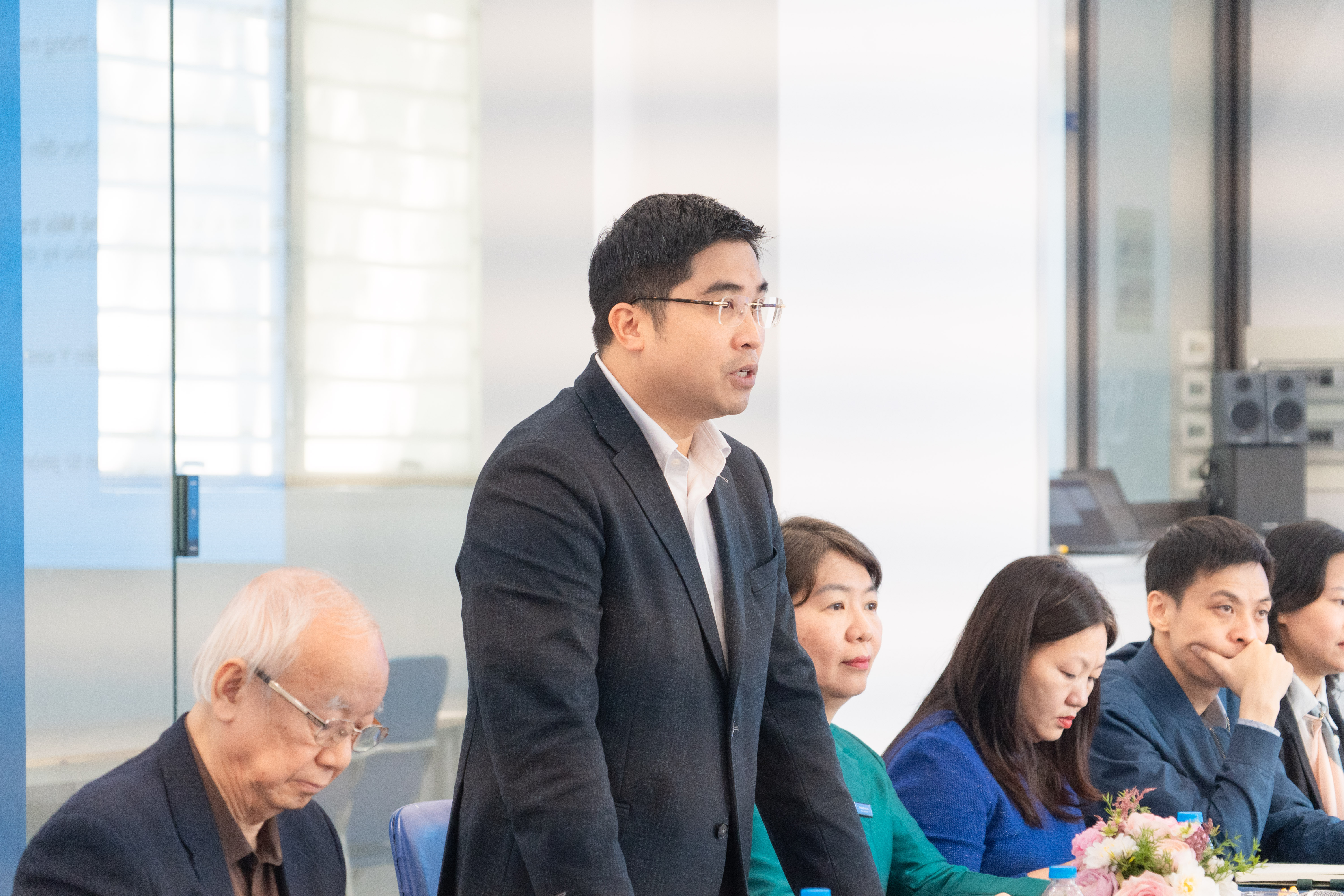 Ông Nguyễn Trung Dũng - Tổng giám đốc BK Holdings, Chủ tịch Hội đồng Trường THCS và THPT Tạ Quang Bửu phát biểu tại buổi làm việc.