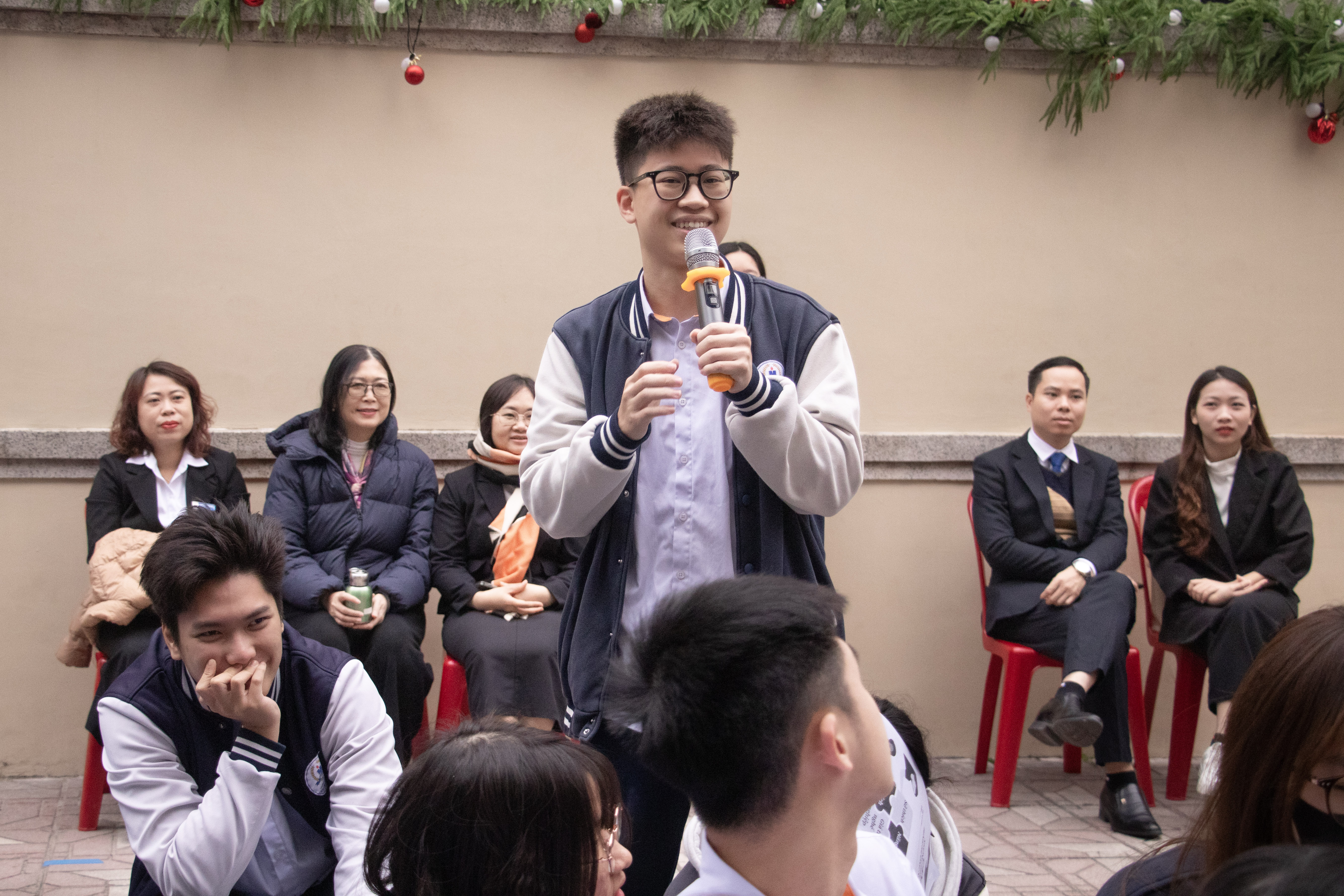 Các học sinh chia sẻ định hướng cũng như hiểu biết của bản thân về các ngành nghề trong tương lai.