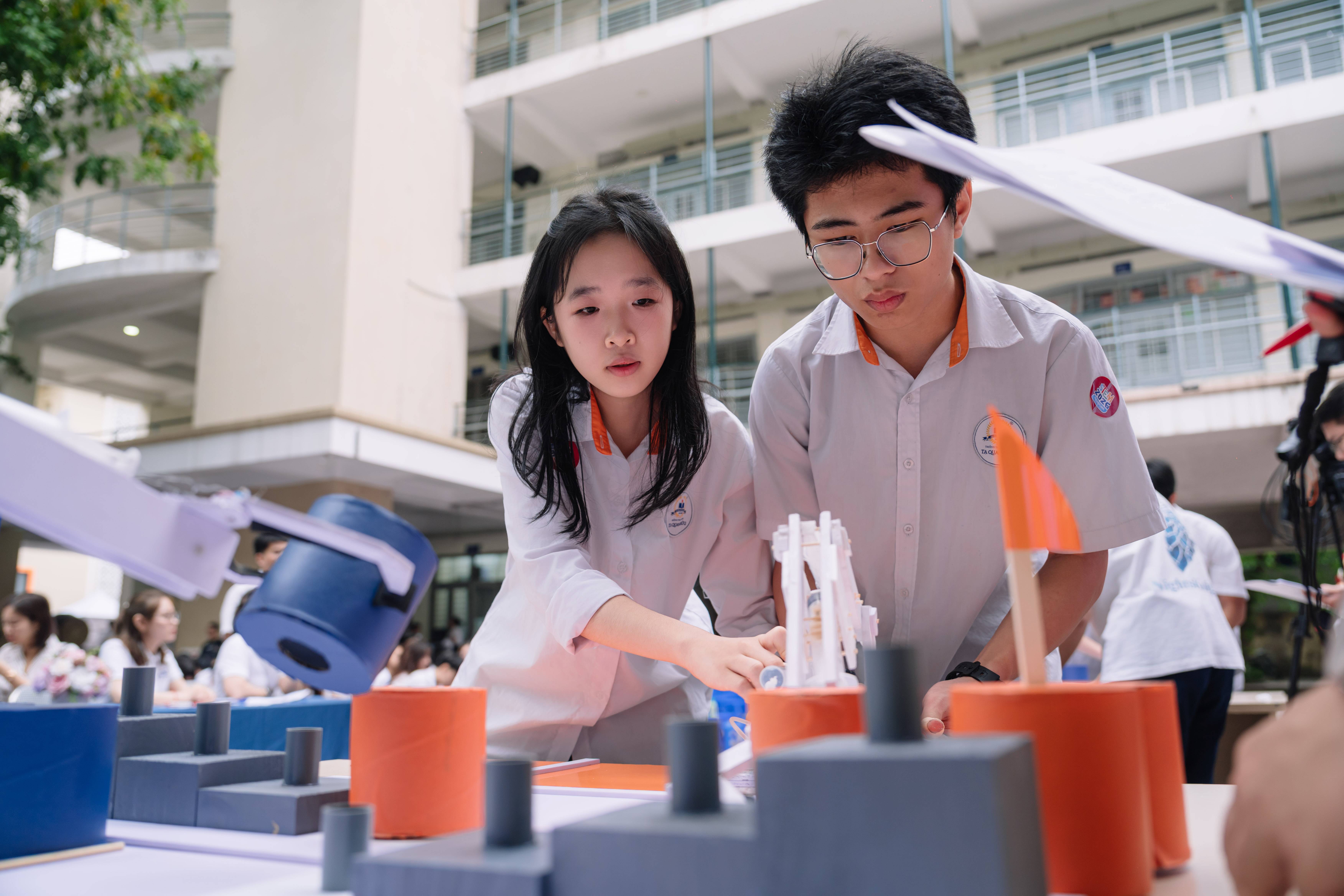 Cuộc thi Hydrotech - Cánh tay robot thủy lực.