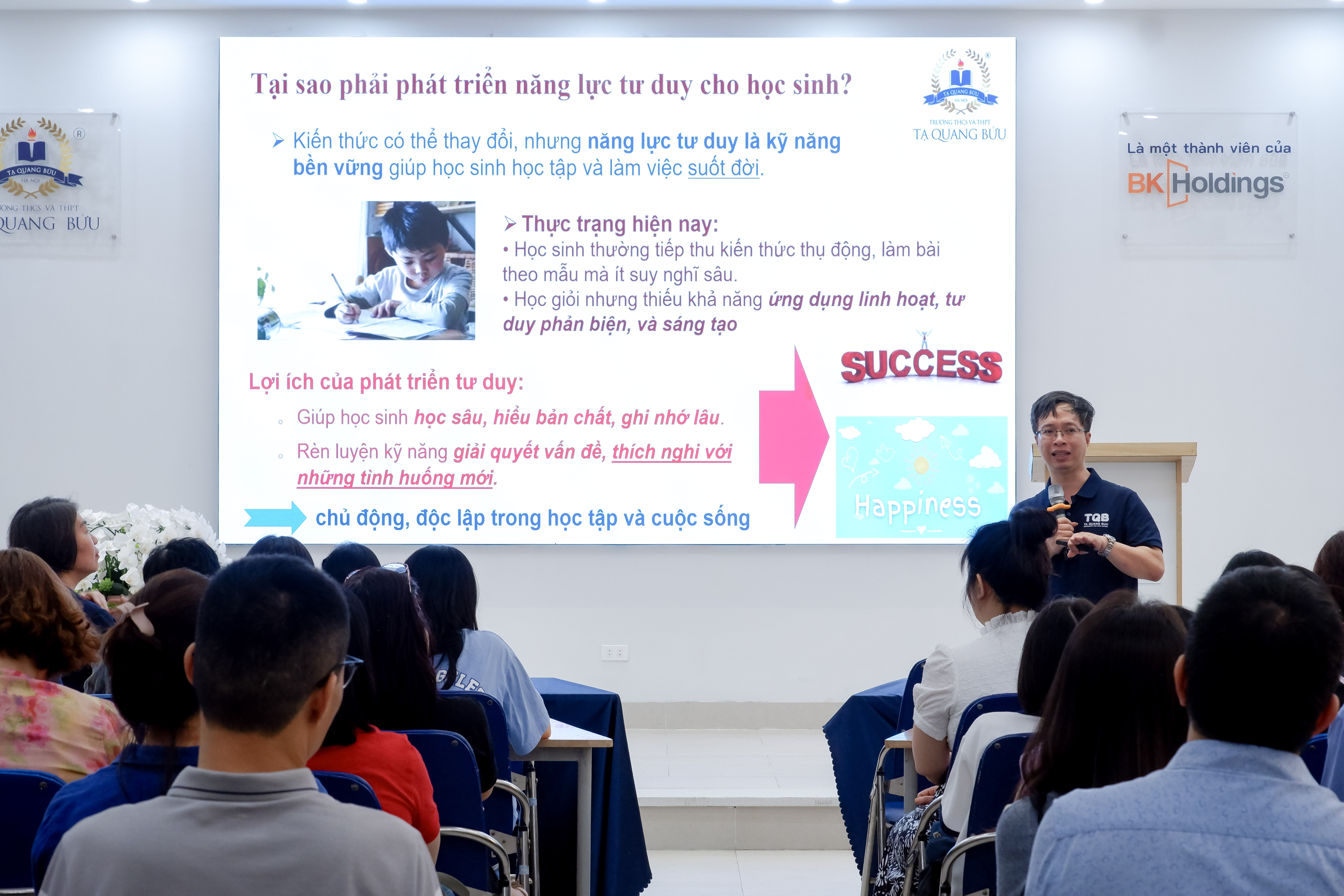 PGS. TS. Nguyễn Hải Sơn - Giảng viên Đại học Bách khoa Hà Nội chia sẻ về phương pháp dạy và học toán tư duy.