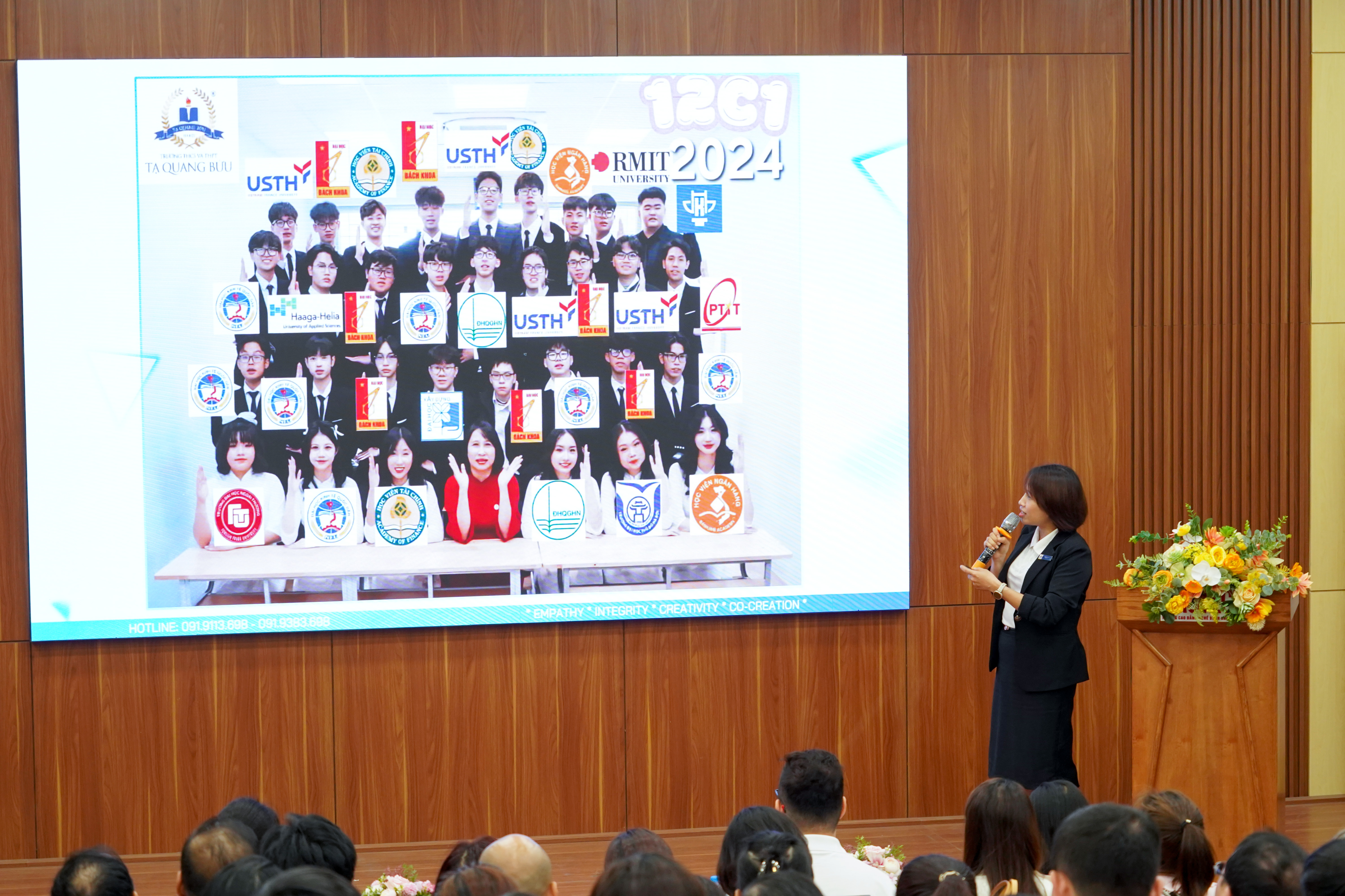 Cô Trần Thị Lan mang đến những chia sẻ thực tế và gần gũi từ góc nhìn của một giáo viên chủ nhiệm nhiều năm kinh nghiệm.