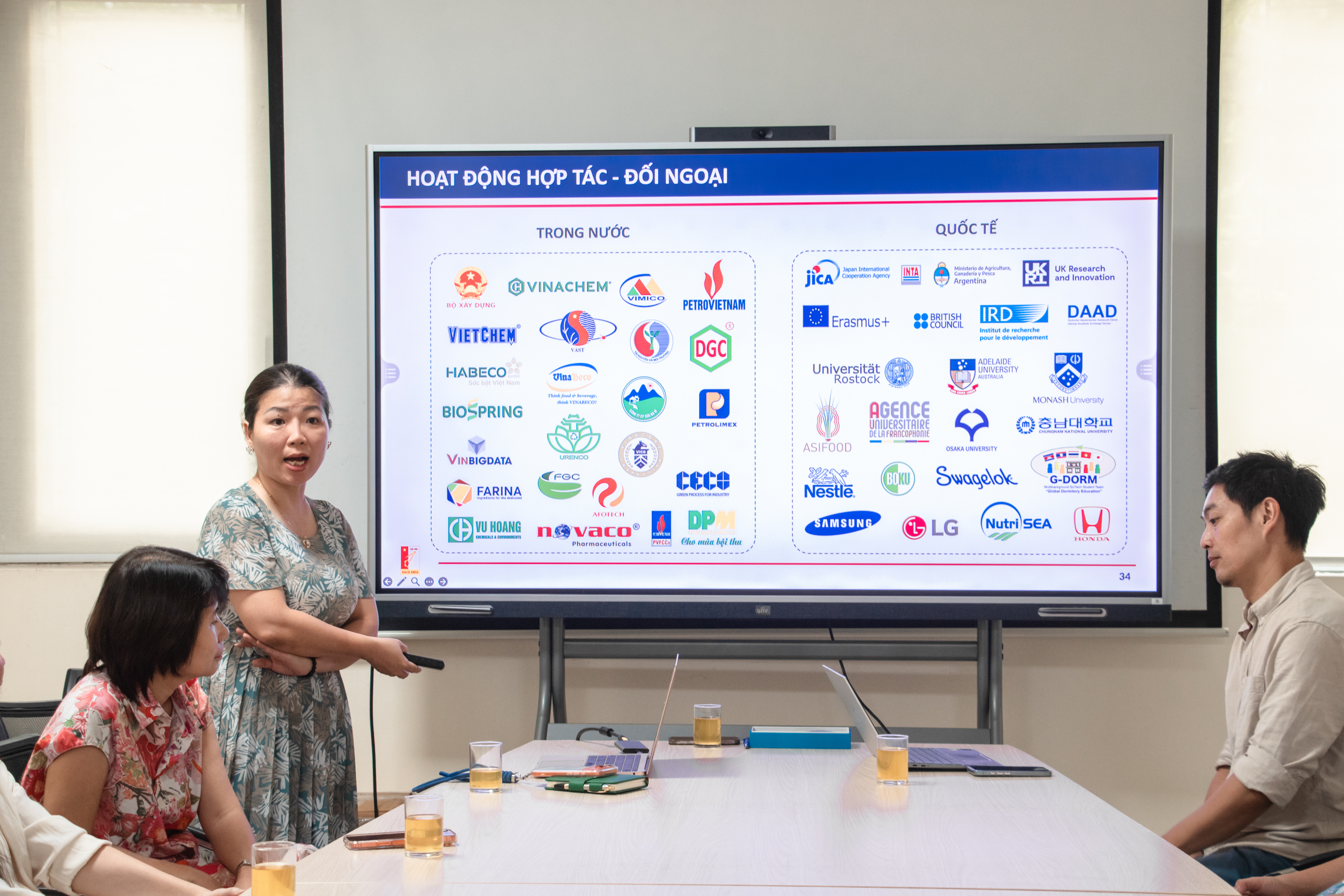 TS. Nguyễn Thủy Chung - Trợ lý Tuyển sinh, Trường Hóa và Khoa học Sự sống, Đại học Bách khoa Hà Nội giới thiệu về trường và chia sẻ về các ngành nghề STEM.