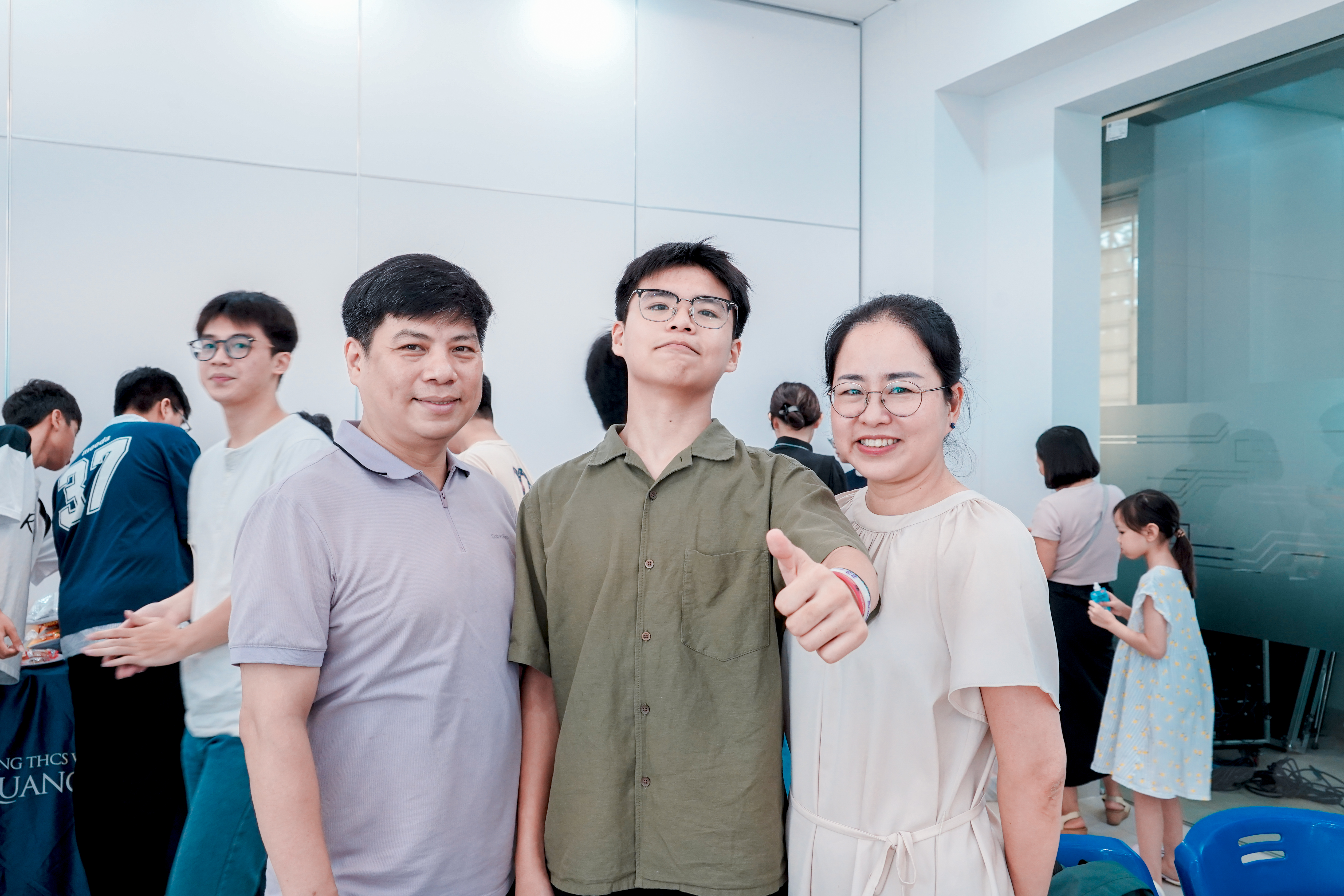Gia đình học sinh Đặng Nhật Minh.